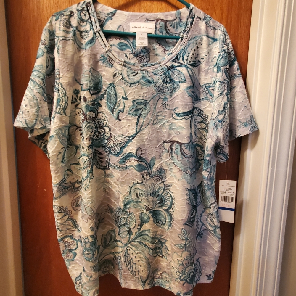 Women's blouse
